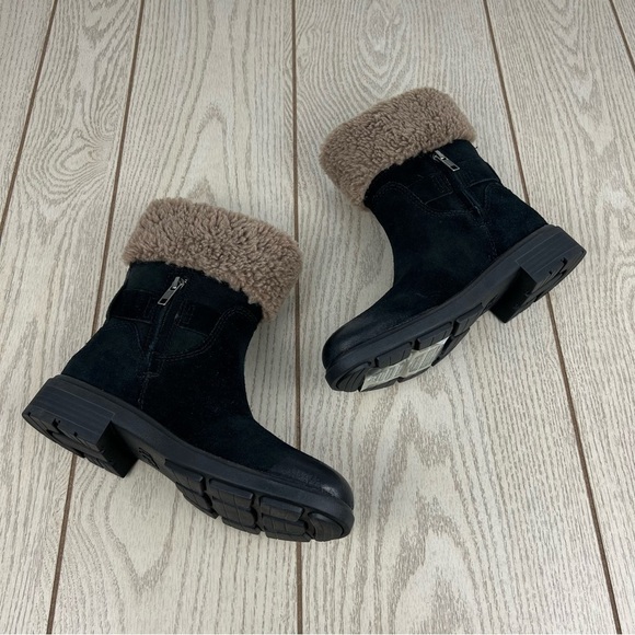 UGG Women's Harrison UGGplush Cuff Buckle Detailed Boots US6 Black $170 - Picture 4 of 8